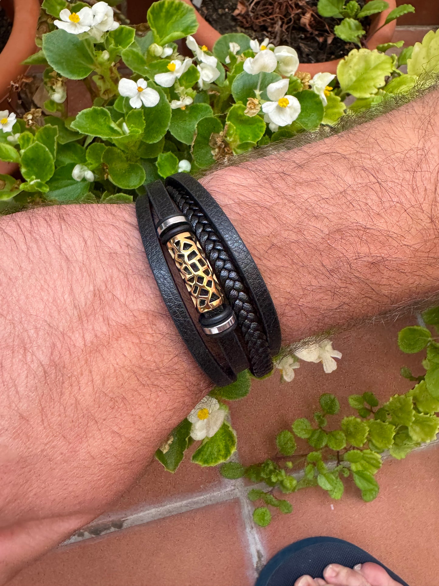 Pulsera caballero dorado y negro