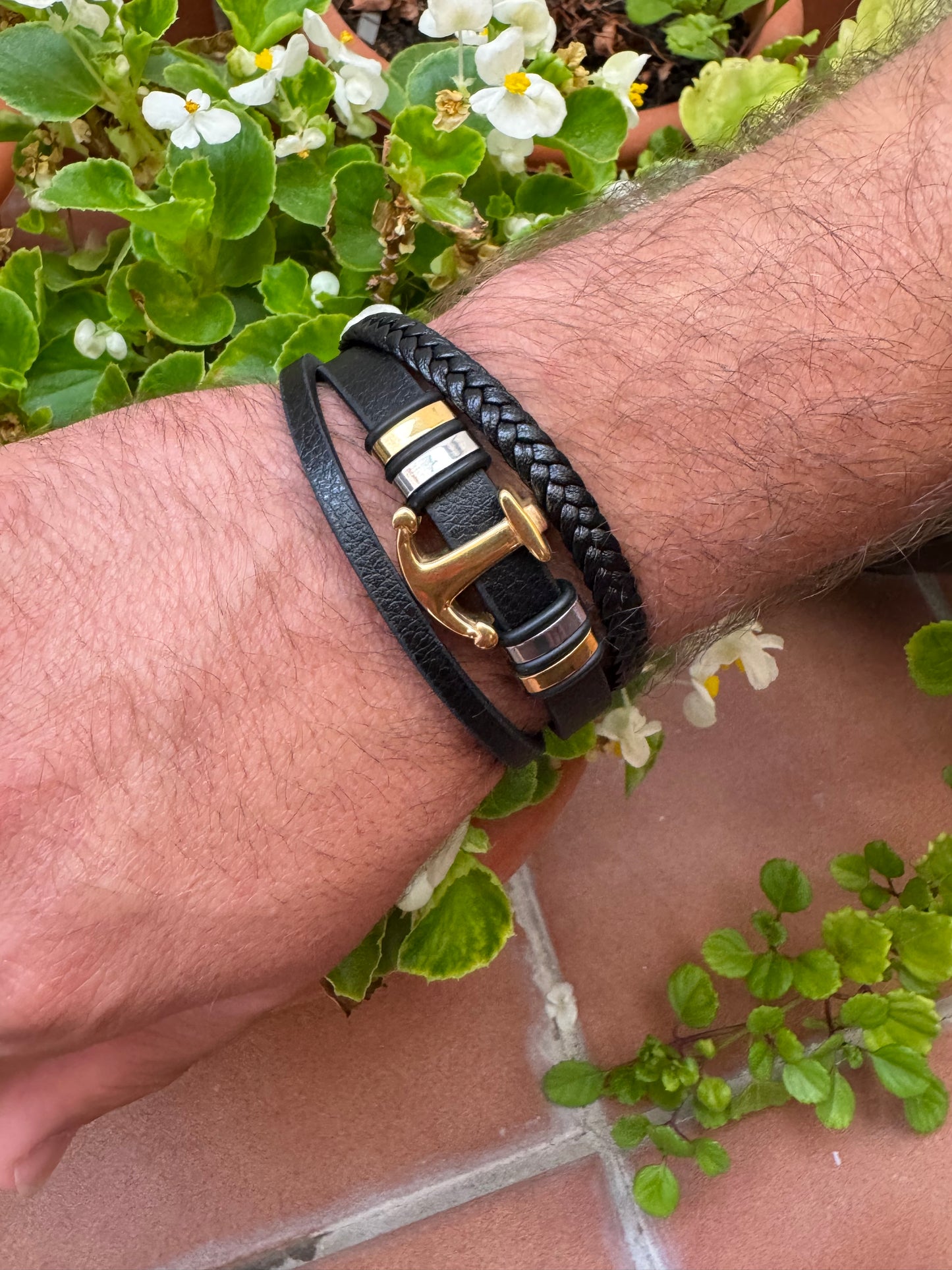 Pulsera caballero ancla dorada