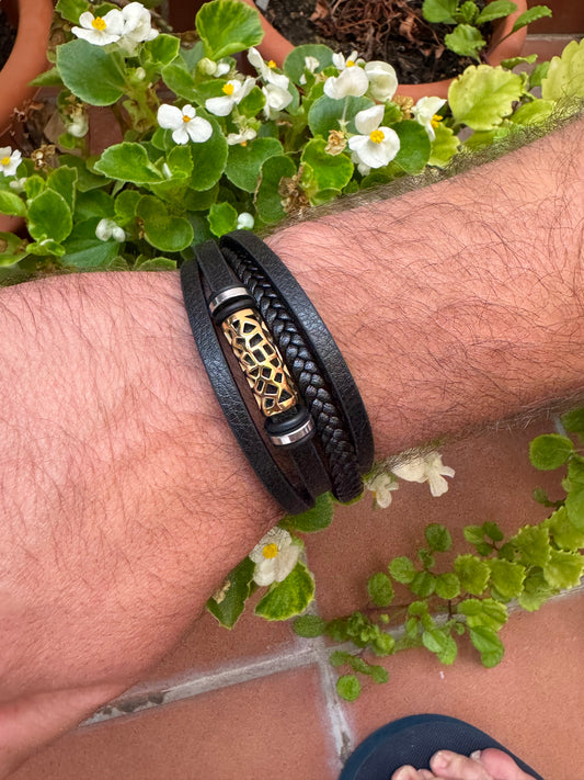 Pulsera caballero dorado y negro
