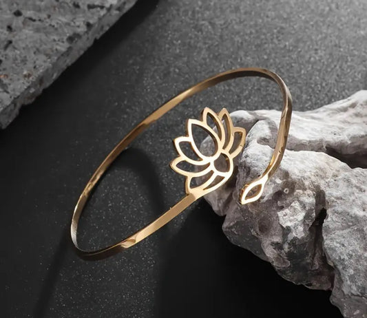 Pulsera flor de loto dorado