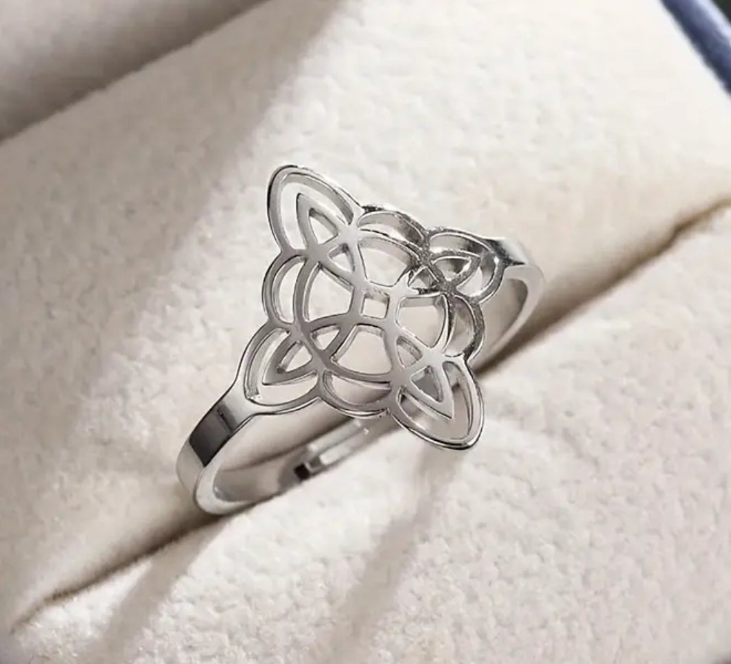 Anillo nudo de brujas
