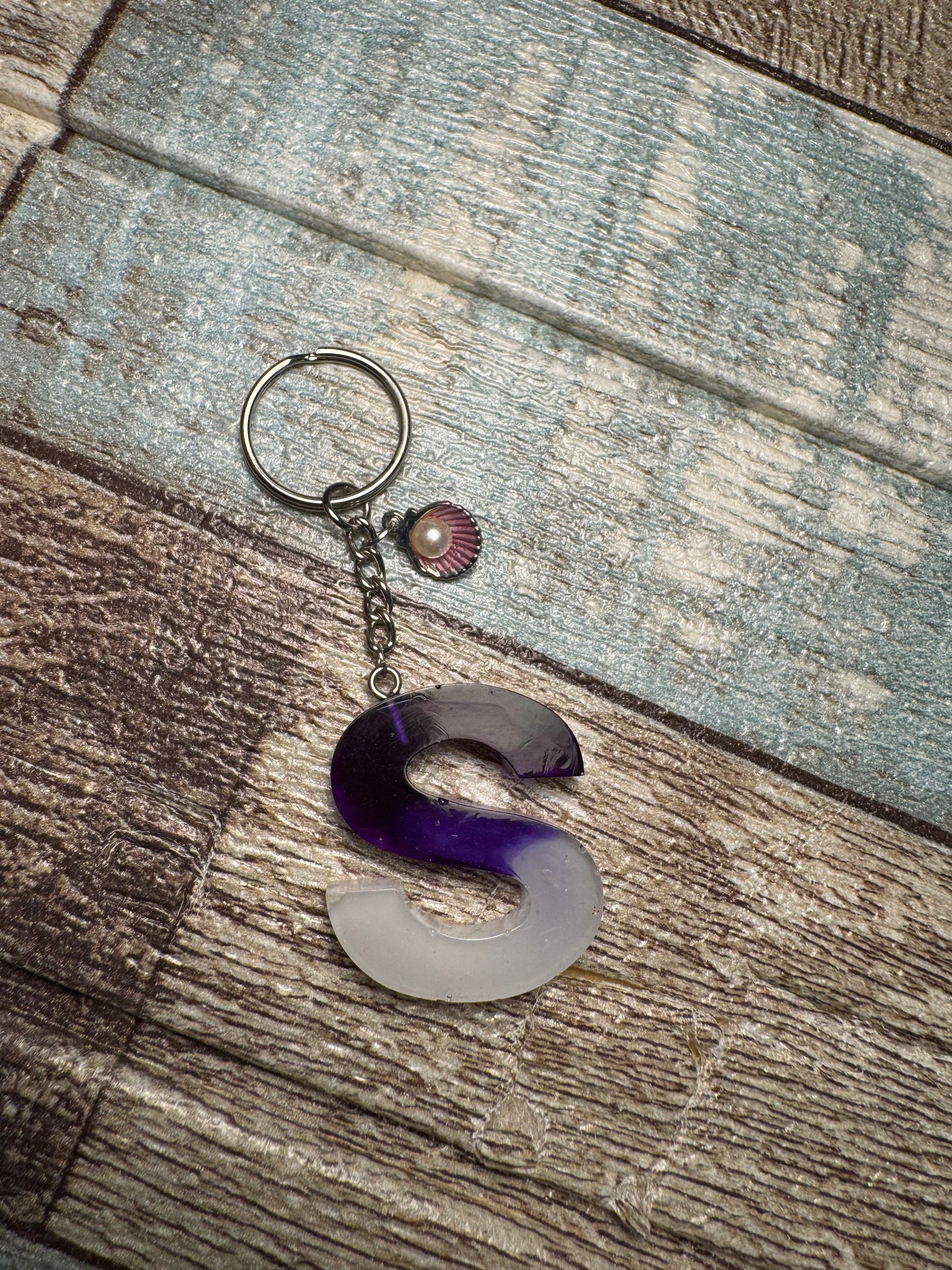 Llavero S morado